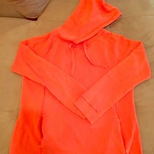 Garment-dyed Pullover sweatshirt